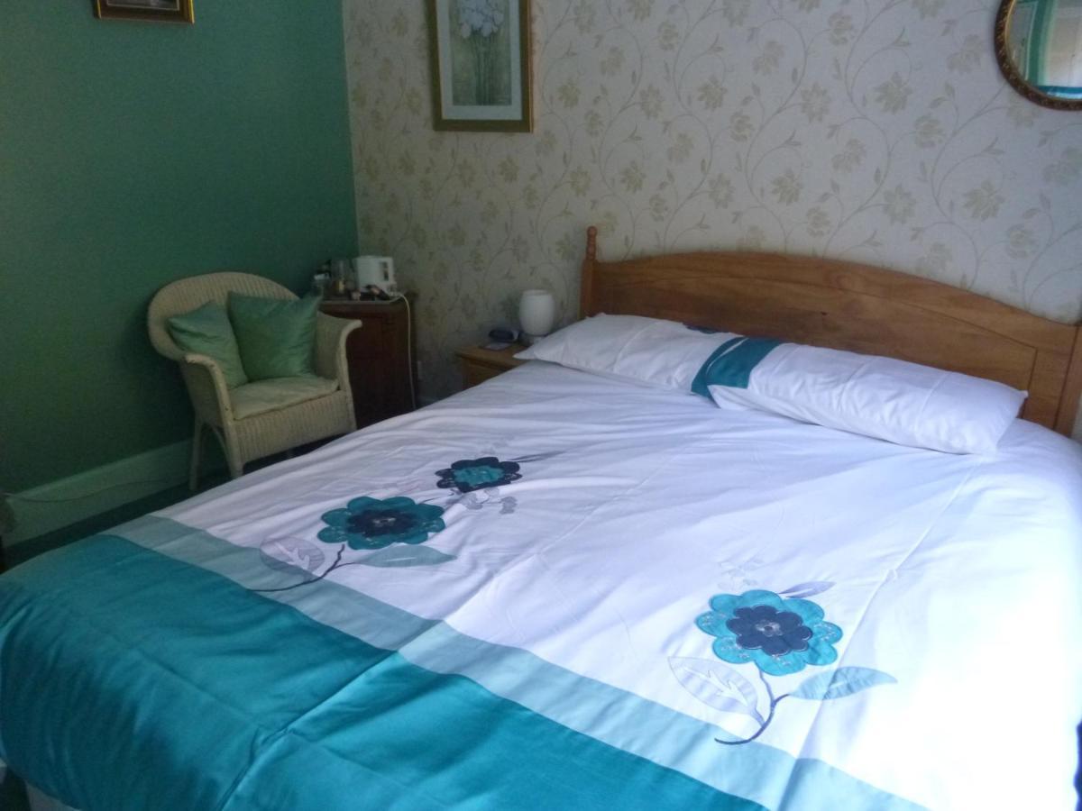 Chart House Bed And Breakfast Dorking Eksteriør bilde