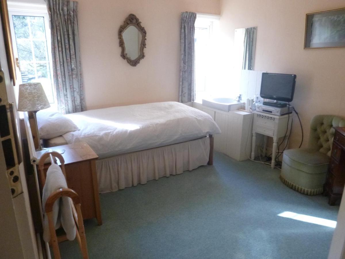 Chart House Bed And Breakfast Dorking Eksteriør bilde