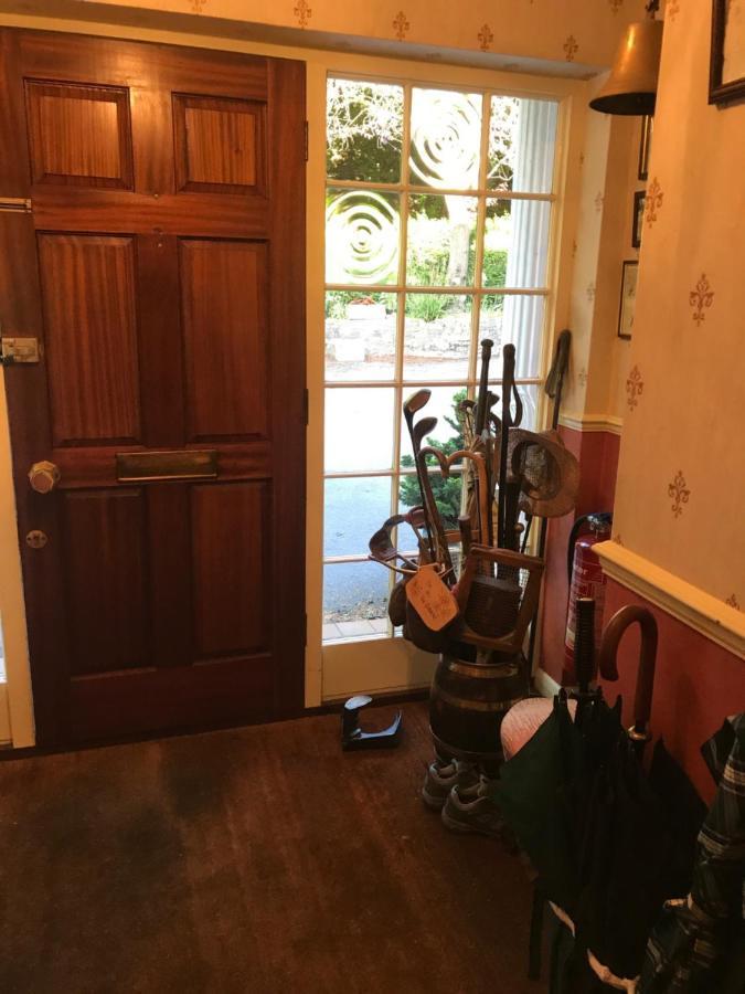 Chart House Bed And Breakfast Dorking Eksteriør bilde