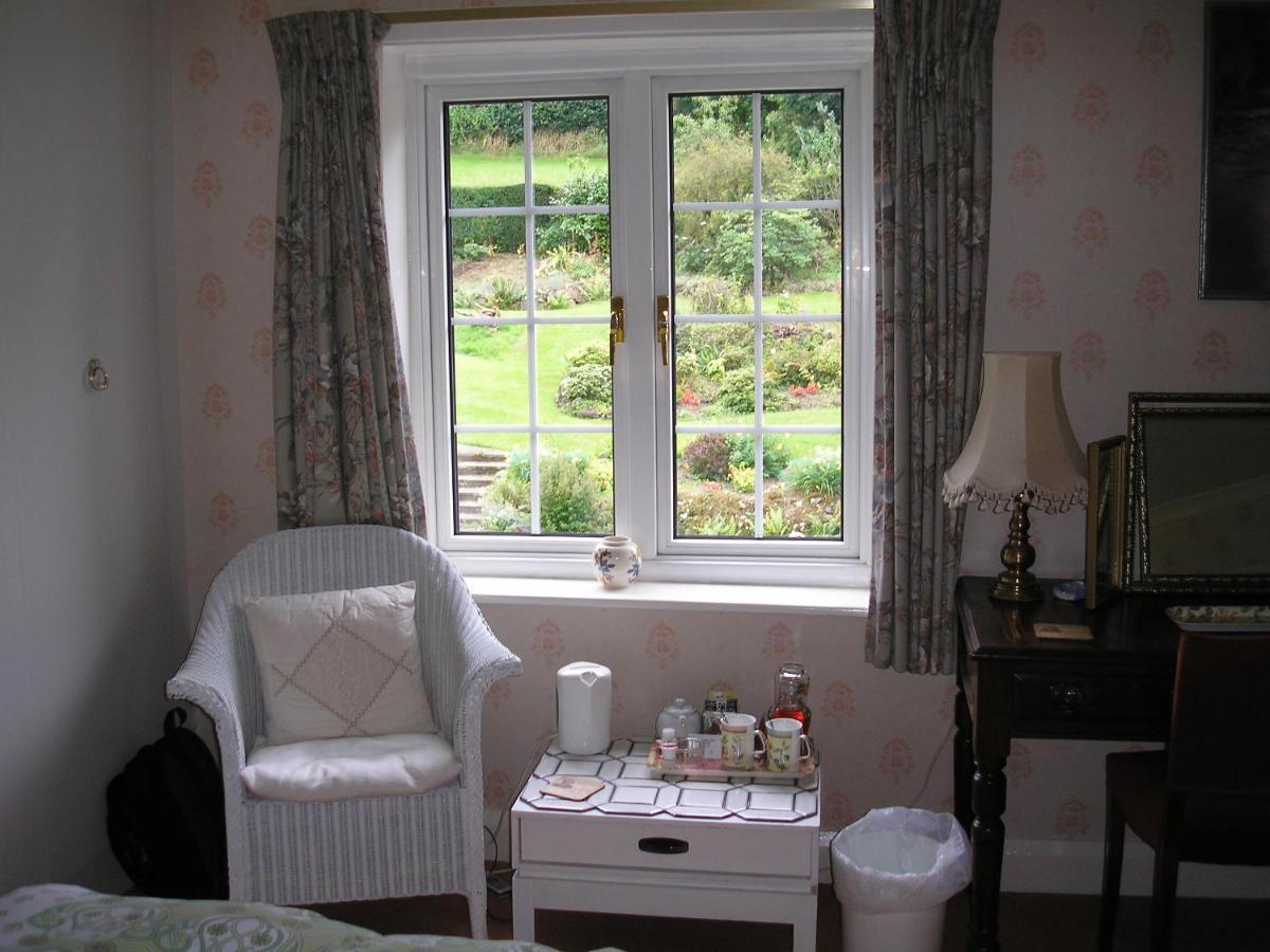 Chart House Bed And Breakfast Dorking Eksteriør bilde