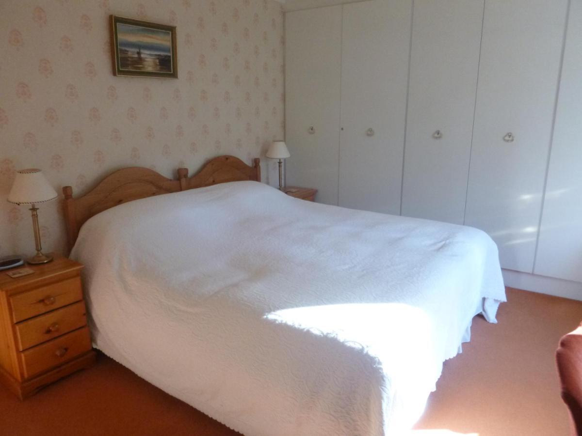 Chart House Bed And Breakfast Dorking Eksteriør bilde